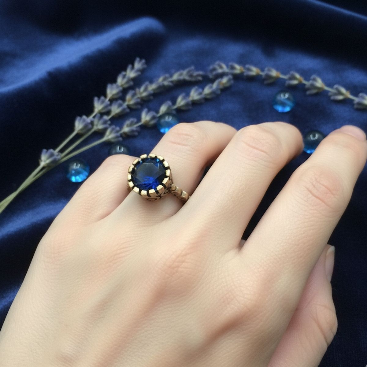 Tek Taş Safir Rengi Otantik Bronz Yüzük Tek Taş Safir Rengi Otantik Bronz Yüzük - Görsel 1