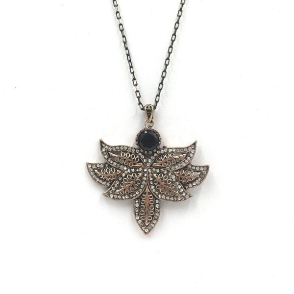 Lotus Çiçeği Siyah Otantik Bronz Kolye